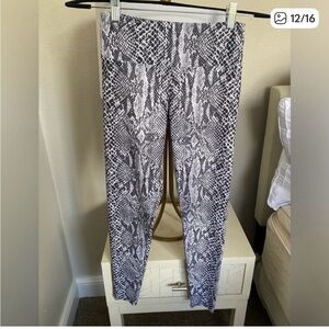 Snakeskin Print Leggings Onzie XS